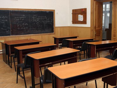 Inspectoratul Şcolar al Judeţului Botoşani cere unităților de învățământ suspendarea cursurilor până miercuri