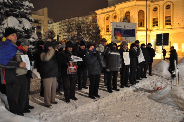 Botoşănenii au ieşit din nou în stradă şi au strigat „Jos Băsescu”