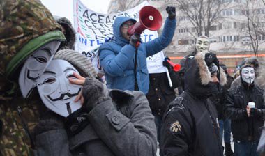 Mii de tineri în Piața Universității: „Acta este fACTAp, nu distruge Internetul!