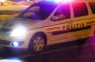 Accident, astăzi dimineaţă, la Cucorăni! Patru tineri au intrat cu maşina într-un copac