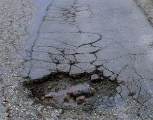Vezi cum arată străzile din Botoşani după topirea zăpezii