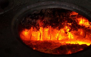 Păgubit de foc din pricina …