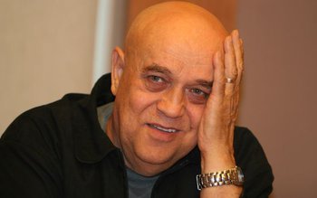 Vezi ce privilegii avea Benone …