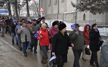 Peste 150 de oameni au …