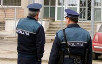 Marfă ilicită confiscată de poliţiştii …
