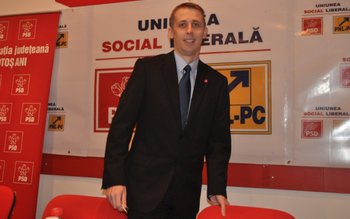 Ovidiu Portariuc îi suflă în …