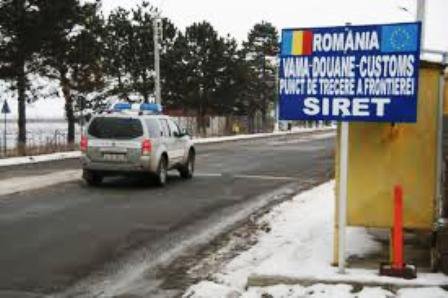 Trafic cu ţigări făcut de botoşănence, mână în mână cu vameşi şi ofiţeri de la Poliţia de Frontieră