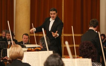 Concert simfonic sub bagheta lui …