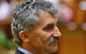 Oltean (PDL) vrea o lege …