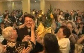 Uite cum au sărit femeile …