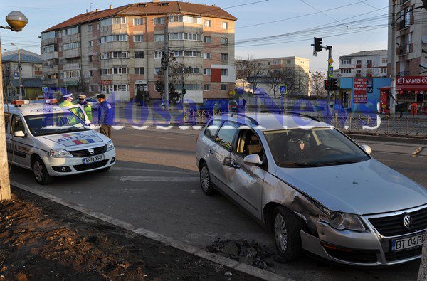 Maşină puternic avariată de un vatman neatent