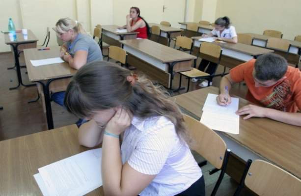 Astăzi are loc testarea PISA la matematică a elevilor de 15 ani