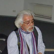 Elevii de la LPS se …