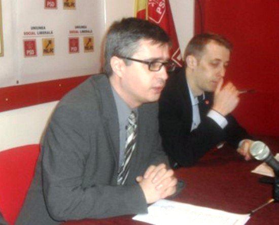 Deputatul Andrei Dolineaschi acuză PDL că a început campania electorală într-un stil murdar