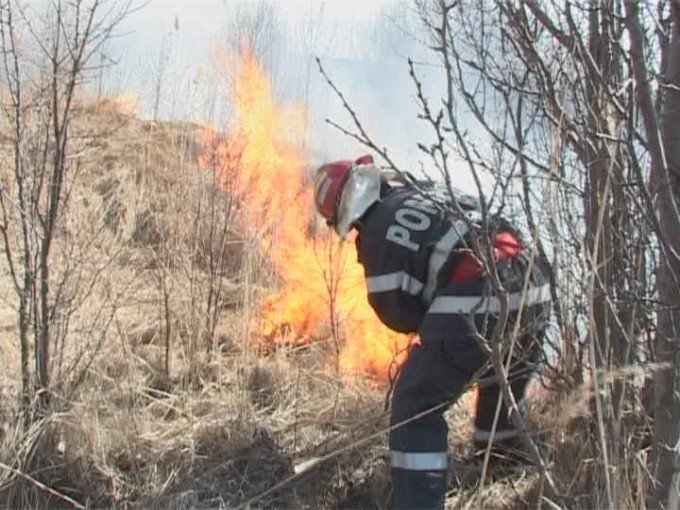 Câmpuri aprinse din neglijenţă