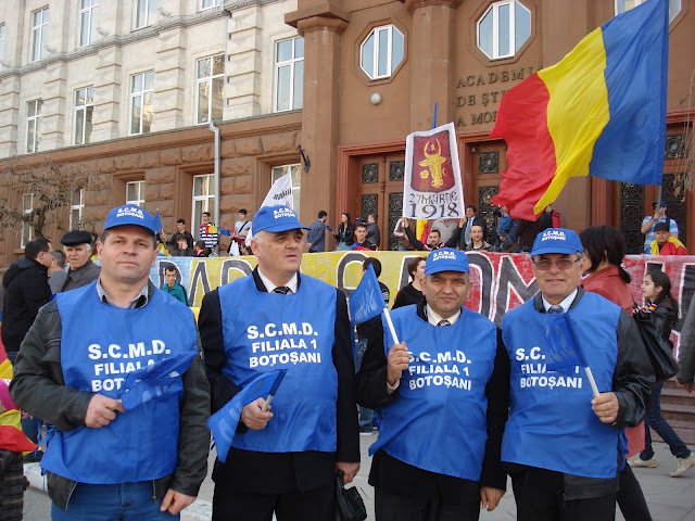 Sindicalişti din Botoşani prezenţi la Marşul Unirii din Chişinău