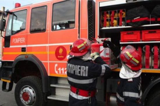 Misiune grea pentru pompieri: 9 incendii într-o singură zi