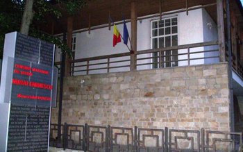 Peste 2500 de elevi au …