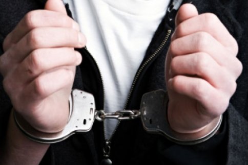 Bărbat arestat după ce a vândut un Mercedes furat unui botoşănean