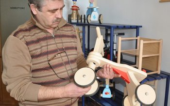 Jucăriile din lemn produse la …