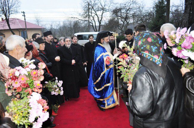 Astăzi Mitropolitul Înalt Prea Sfinţitul Teofan,oficiază slujba de Sfântul Gheorghe