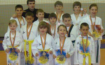 Competiție de Taekwondo, la prima …