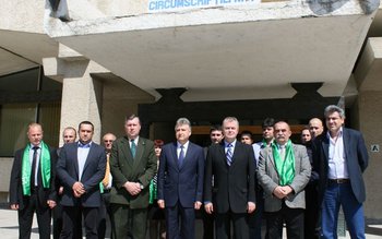 Ţâbuleac se foloseşte de Flutur …