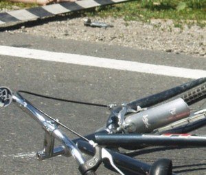 Minoră grav rănită după ce a căzut de pe bicicletă