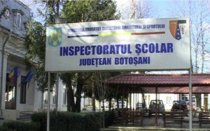 Trei directori de şcoli înlocuiţi în funcţii