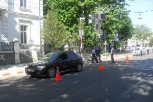 Bătrână accidentată de un poliţist …