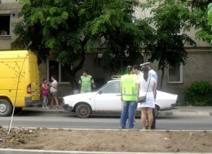 Minoră lovită de o tânără …