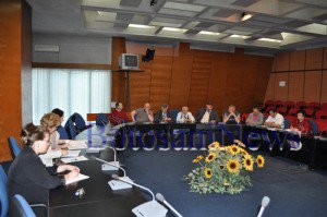 Vezi reprezentanţii partidelor politice în …