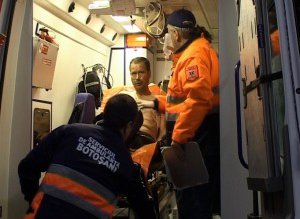 Bărbatul înjunghiat a fost transferat …