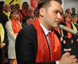 Senatorul PSD Dan Şova se …