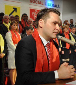 Senatorul PSD Dan Şova se ia de Flutur, Roman, Ada Macovei şi Viorel Şerbănoiu
