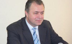 Cătălin Flutur: „Îi doresc domnului Adrian Constantinescu să poarte cu demnitate haina de prefect”