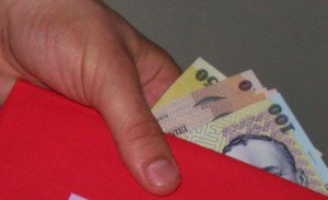 Tânăr prins de poliţişti după …