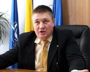 Candidatul USL la funcția de președinte a CJ Botoșani, Florin Țurcanu, petrece fiecare zi alături de alegători