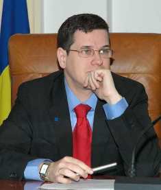 Ministrul Dezvoltării a criticat PDL că fuge de responsabilitate