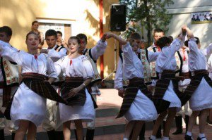 Vezi câştigătorii festivalului de folclor …