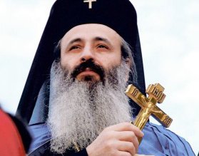 ÎPS Teofan va sfinţi duminică …