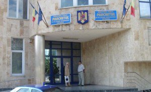Procurorii judeţeni au preluat ancheta în cazul bărbatului care a intrat în comă în sediul Poliţiei Darabani