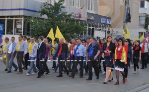 Sute de oameni la mitingul …