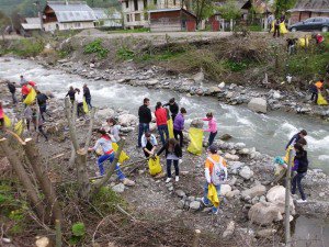 Acţiune de ecologizare la Şcoala cu clasele I-VIII, Nr. 1 Suharău