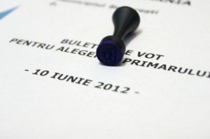 Vezi rezultatele oficiale parţiale la …