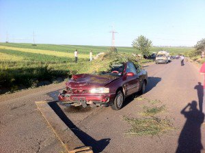 Accident teribil cu un mort şi 3 răniţi la Stăuceni