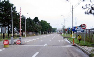 Un autoturism confiscat de vameşi, …