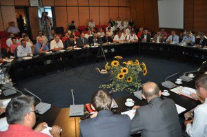 Consilierii judeţeni au fost învestiţi …