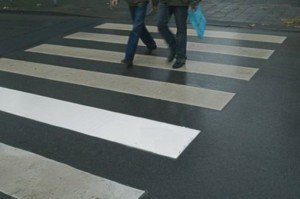 Bătrână lovită pe trecerea de …