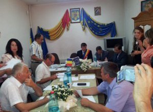 Primarul Romică Magopeţ şi a …